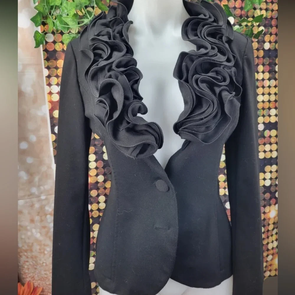 RINASCIMENTO Italian Layered-Tiered Collar Blazer - Picture 7 of 9